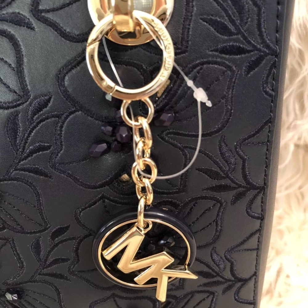 ⛔️SOLD⛔️Authentic Michael Kors Leather floral satc - Picture 6 of 8